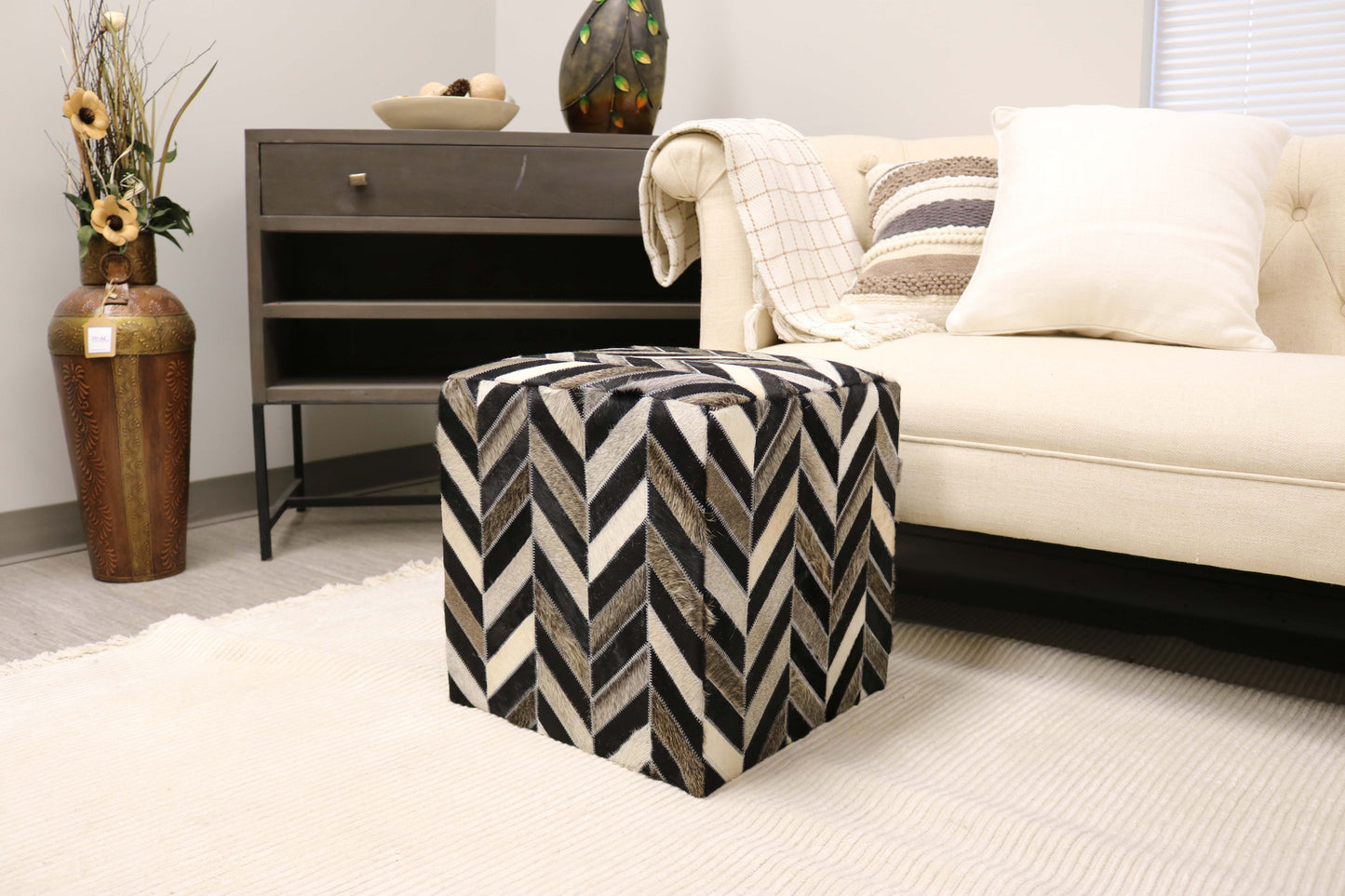 Terrassa 100% Cowhide Leather Cube Pouf