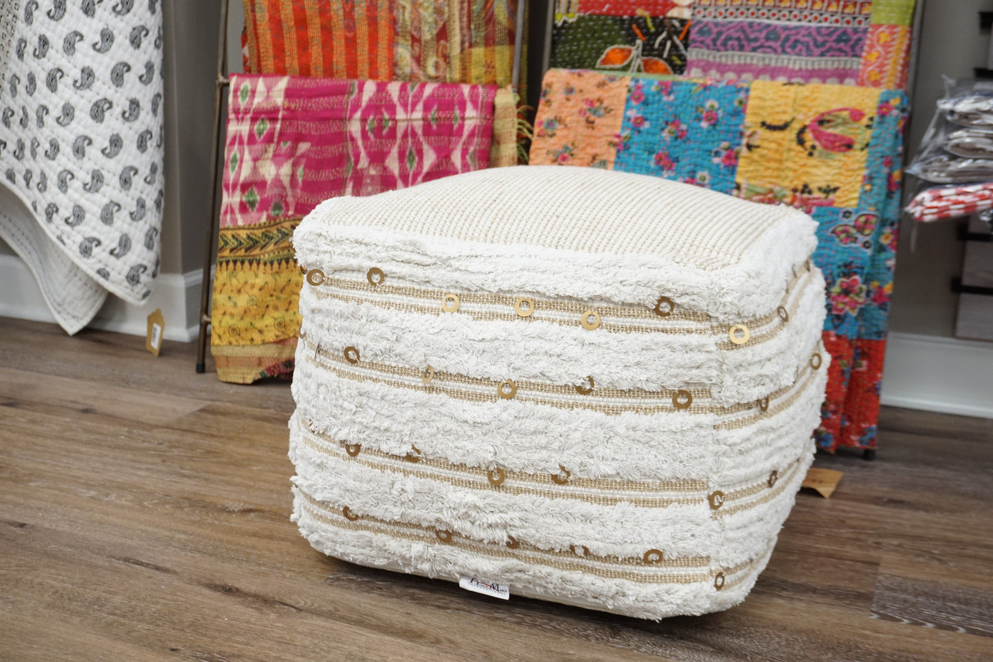 Sherita Pouf